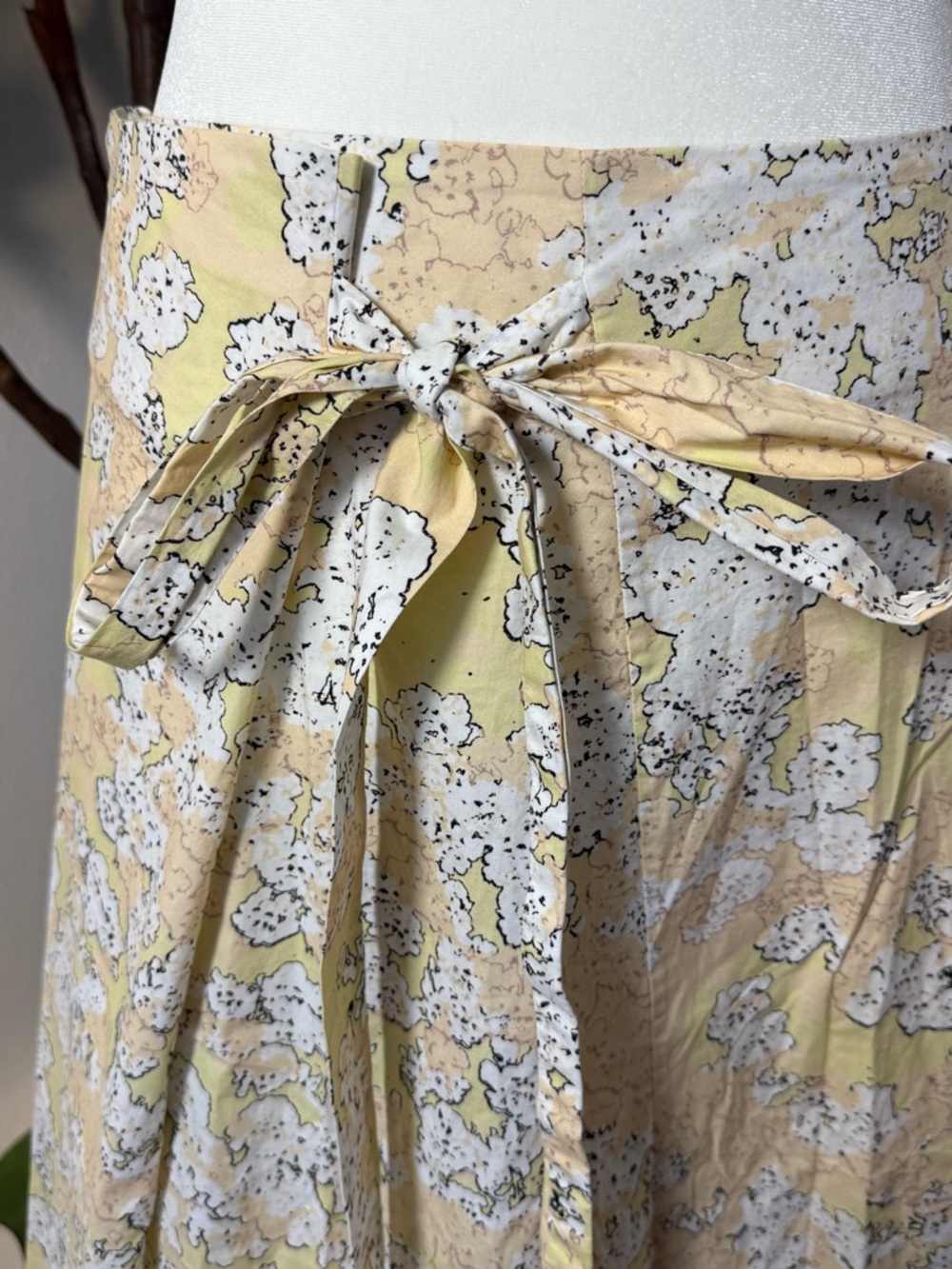 COS Floral Yellow Midi Wrap Skirt - Lightweight Summer Print - Picture 4 of 10